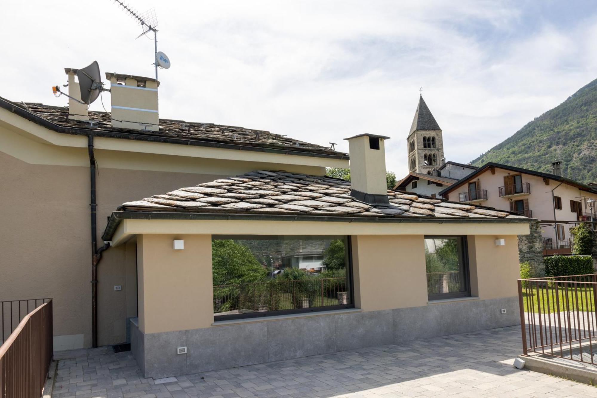 Manor House Apartment Aosta Bagian luar foto