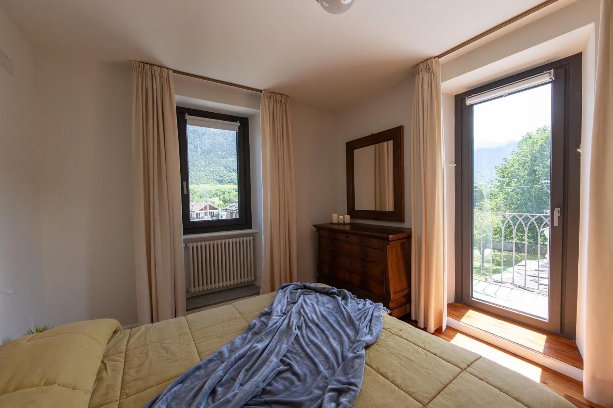 Manor House Apartment Aosta Bagian luar foto