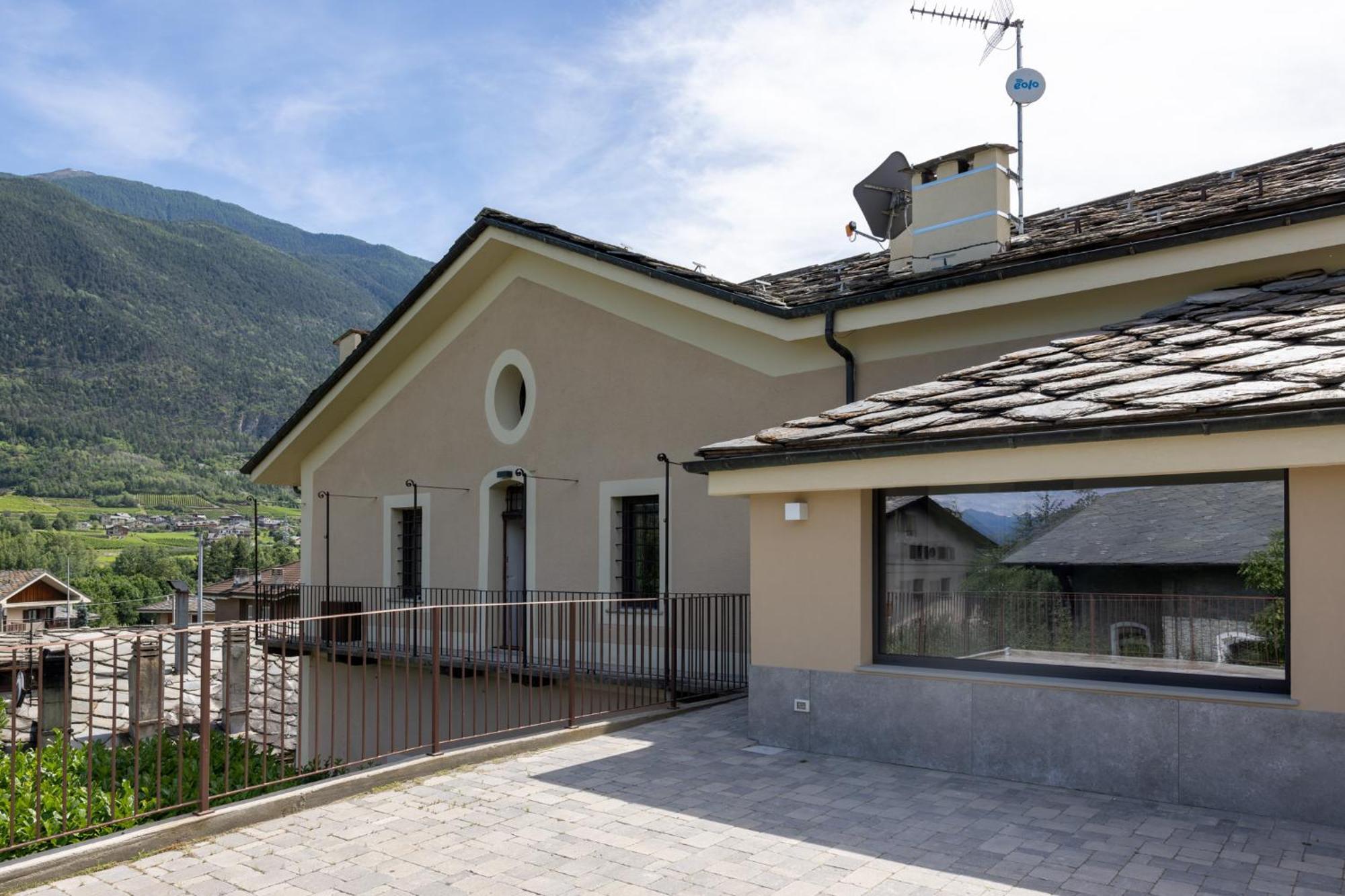 Manor House Apartment Aosta Bagian luar foto