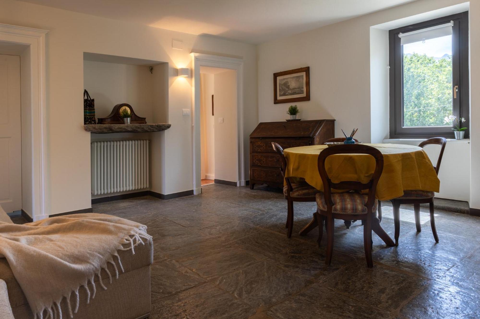 Manor House Apartment Aosta Bagian luar foto