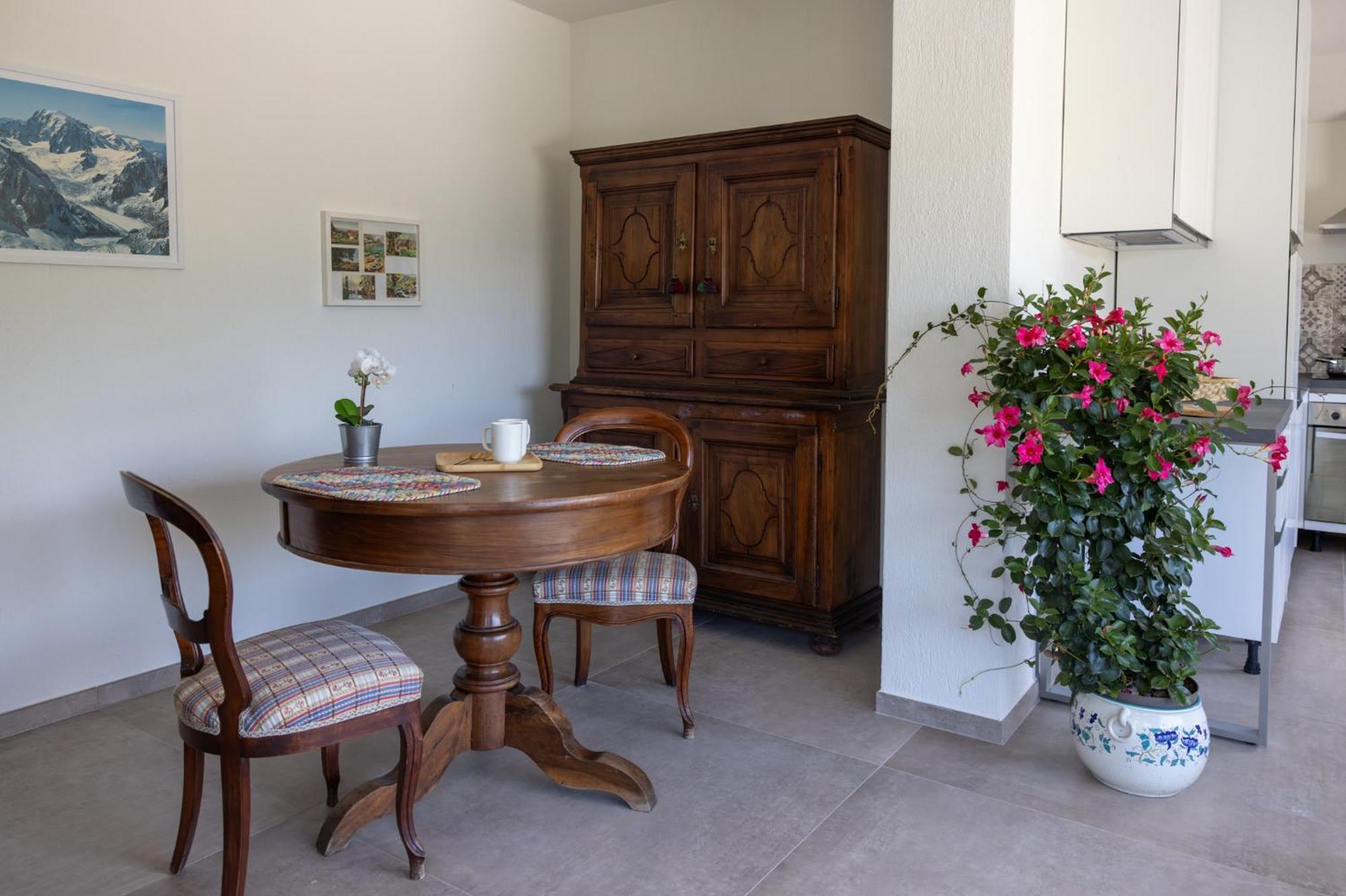 Manor House Apartment Aosta Bagian luar foto