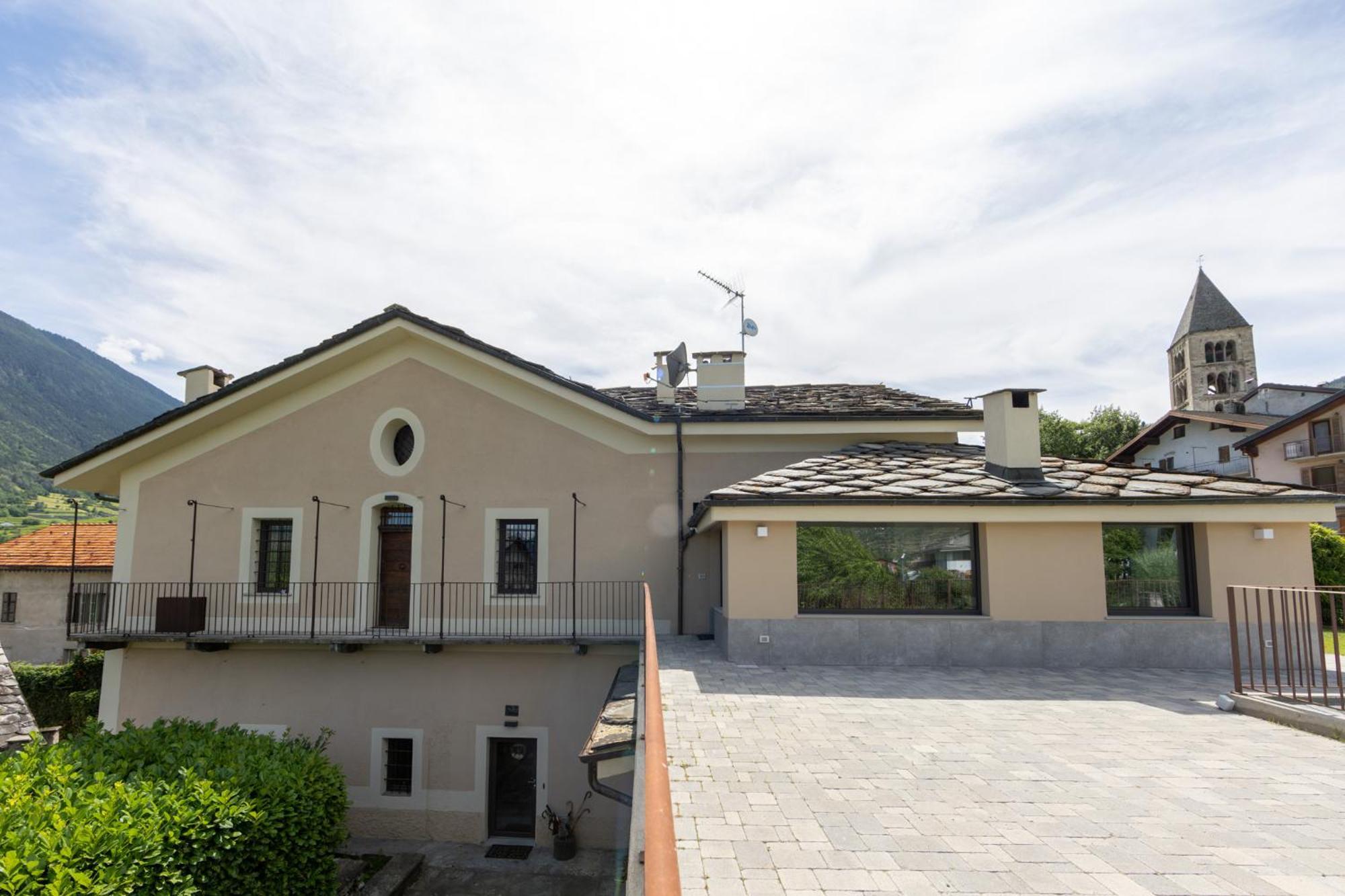 Manor House Apartment Aosta Bagian luar foto